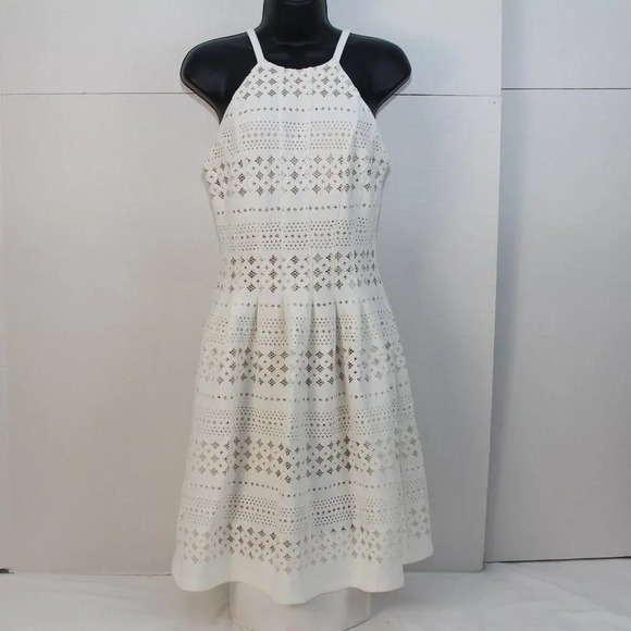 Eliza J - Picture 1 of 10